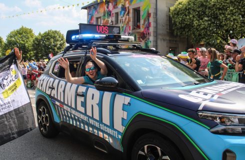 mandarine-atelier-covering-gendarmerie